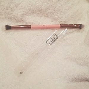 Luxie 249 eyeshadow brush